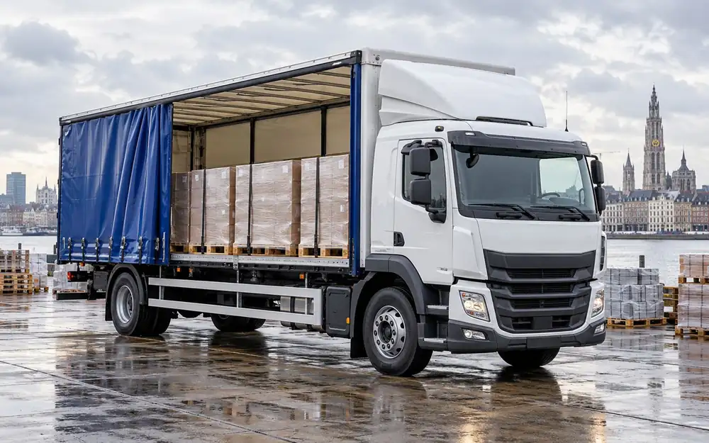 18-tonne curtain-side truck equipment image